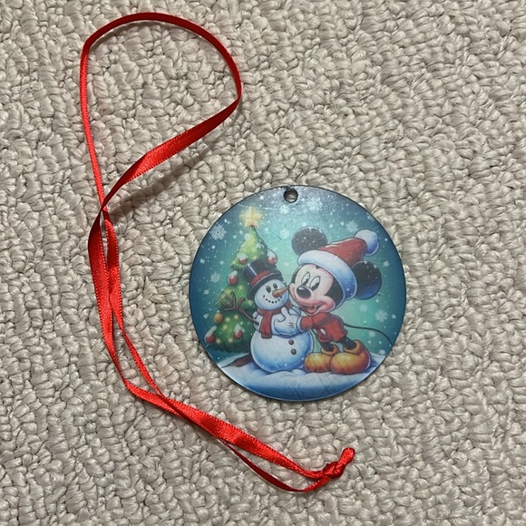 NWT - Disney - Adorable Mickey Mouse with snowman ornament! - Picture 4 of 7